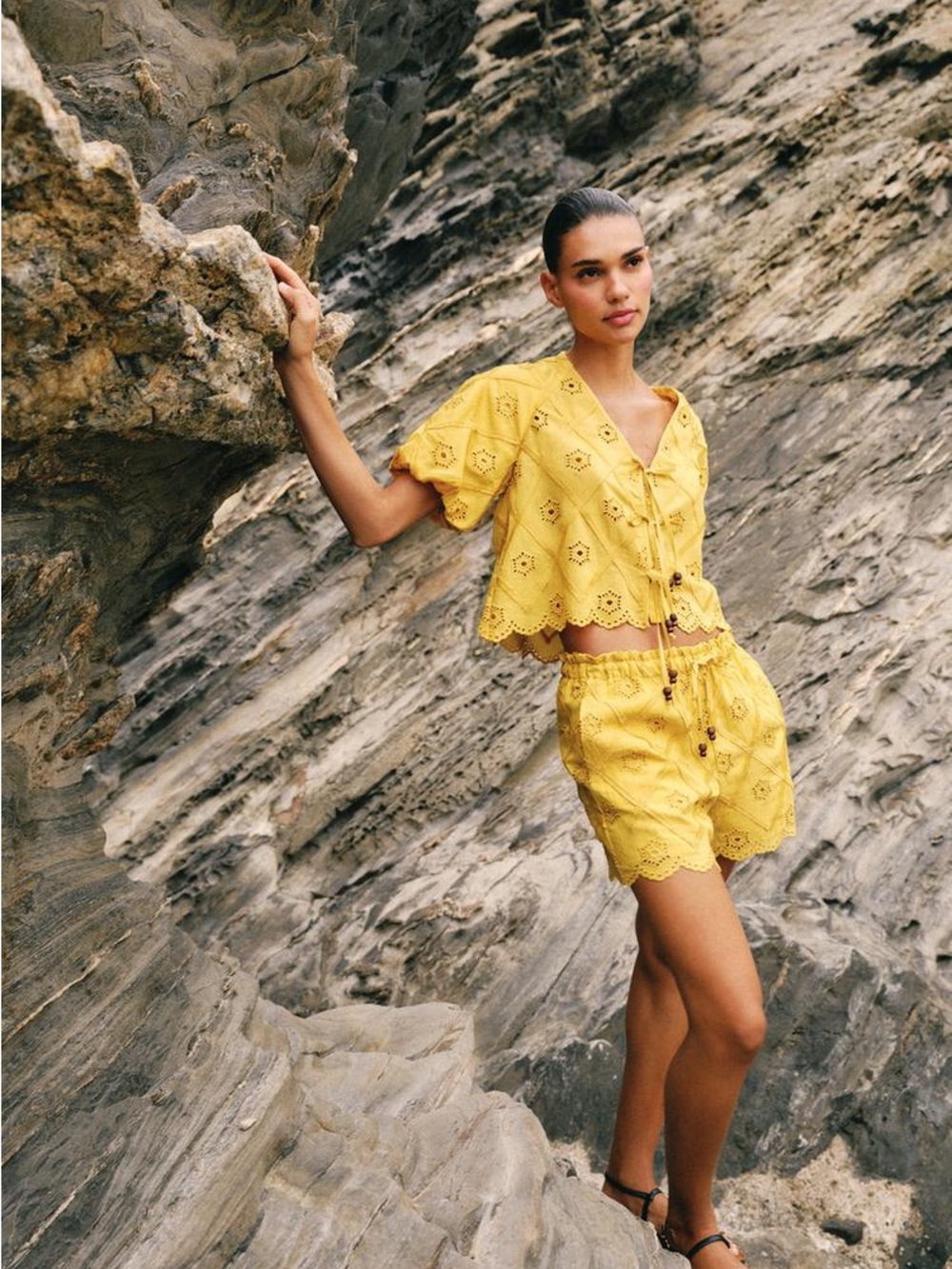 ZARA BNWT EMBROIDERED EYELET SET. SOLD AS SET. MUSTARD 2816/694/305